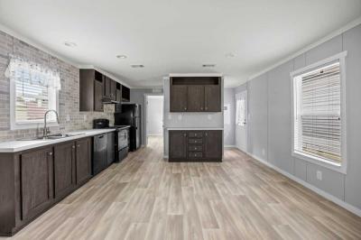 Mobile Home at 231 La Reja Cir Arlington, TX 76006