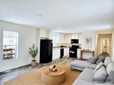 Photo 2 of 11 of home located at 700 S 12th St #8 Bismarck, ND 58504