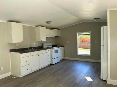 Photo 4 of 12 of home located at 11611 Sir Lawrence Ct, 96 Thonotosassa, FL 33592