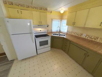 Photo 5 of 18 of home located at 7400 46th Ave N Saint Petersburg, FL 33709