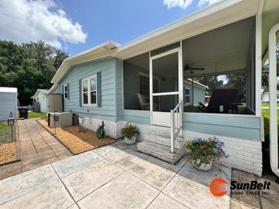 Photo 4 of 56 of home located at 4755 NW 20th Street Lot #358 Ocala, FL 34472
