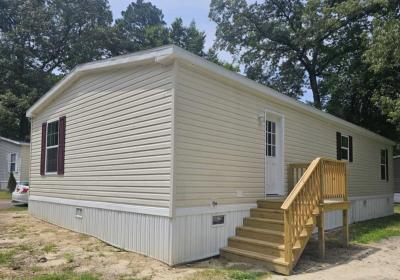 Photo 2 of 11 of home located at 816 West Harbour Dr. Chester, VA 23836