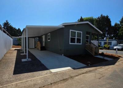 Photo 3 of 15 of home located at 1800 Lakewood Ct Sp. #46 Eugene, OR 97402
