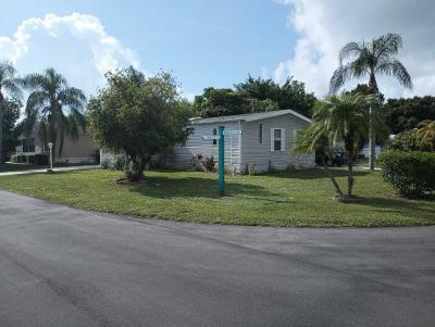 Photo 2 of 19 of home located at 523 Thames Bluff Ridge Fort Pierce, FL 34982