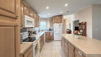 Photo 4 of 18 of home located at 908 Trevino Dr Lady Lake, FL 32159