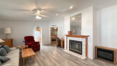 Photo 4 of 18 of home located at 916 E Norman St Lady Lake, FL 32159