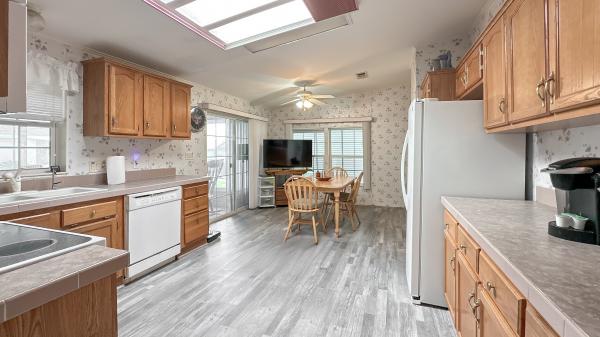 2000 SKYLINE Mobile Home