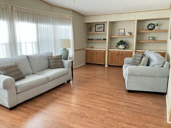 1989 DELO Manufactured Home