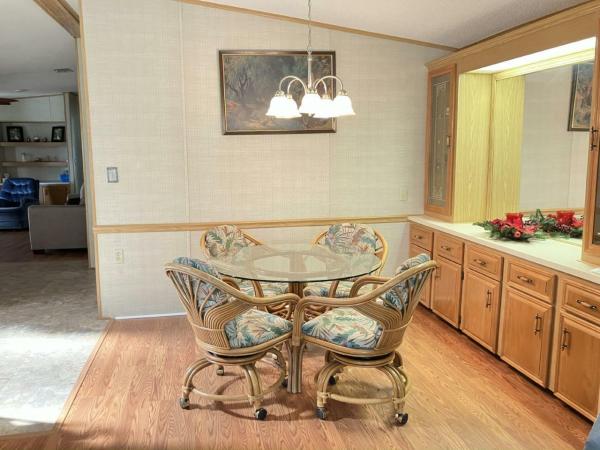 1989 DELO Manufactured Home