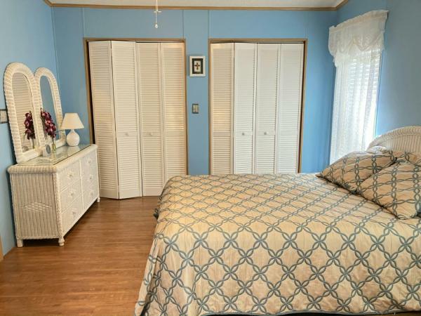 1989 DELO Manufactured Home