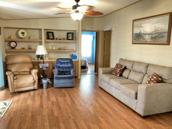 1989 DELO Manufactured Home