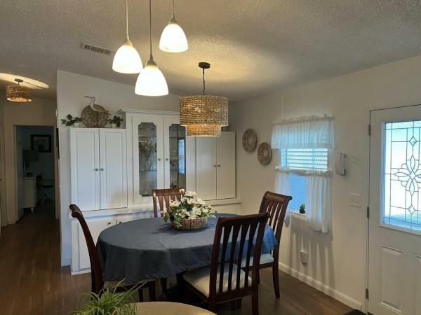 1988 HS Barrington Manufactured Home