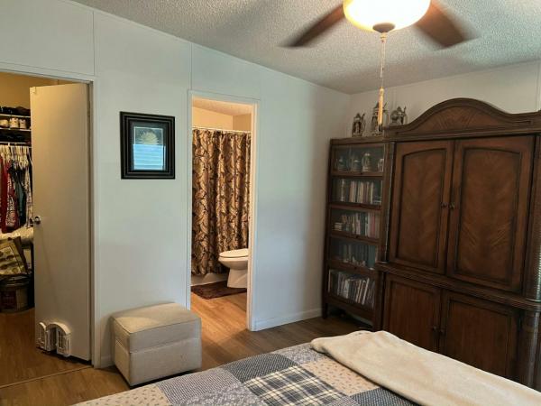1988 HS Barrington Manufactured Home