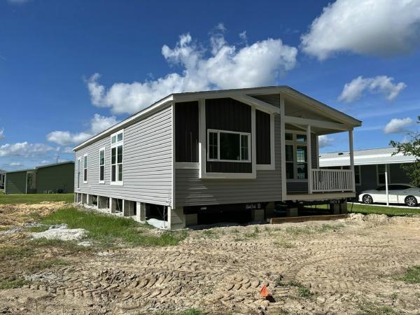 2025 Champion - Lake City LaBelle Mobile Home