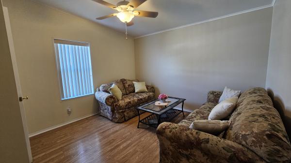2000 Palm HDR-643 Mobile Home