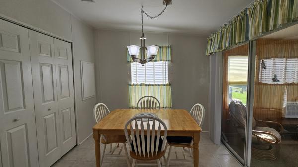 2000 Palm HDR-643 Mobile Home