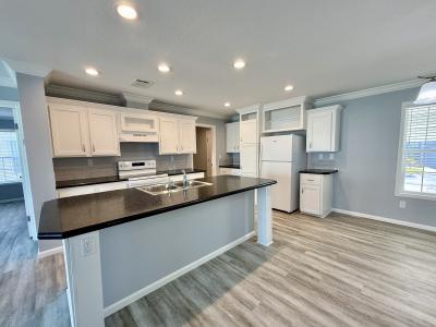 Photo 4 of 12 of home located at 7342 Flowering Tree Circle Groveland, FL 34736