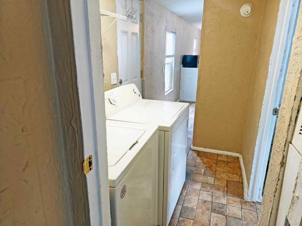 1995 Century 701 Manufactured Home