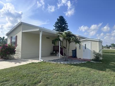 Photo 2 of 20 of home located at 7616 Desoto Drive Ellenton, FL 34222