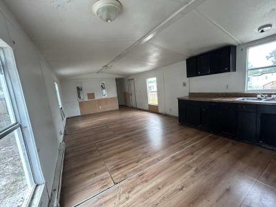 Photo 5 of 15 of home located at 8536 Honeywell Rd. Site 63 Gibsonton, FL 33534