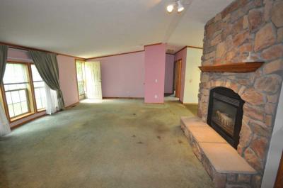 Photo 4 of 15 of home located at W6797 Shadybrook Cir. Fond Du Lac, WI 54937