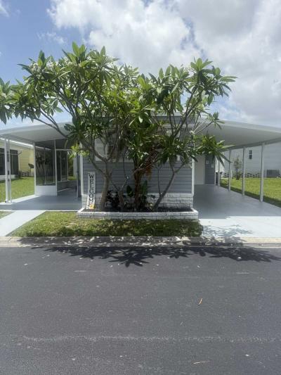 Photo 2 of 34 of home located at 5200 28th Street N Saint Petersburg, FL 33714