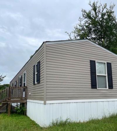 Mobile Home at 2213 Sweetpea Ln Arlington, TX 76006