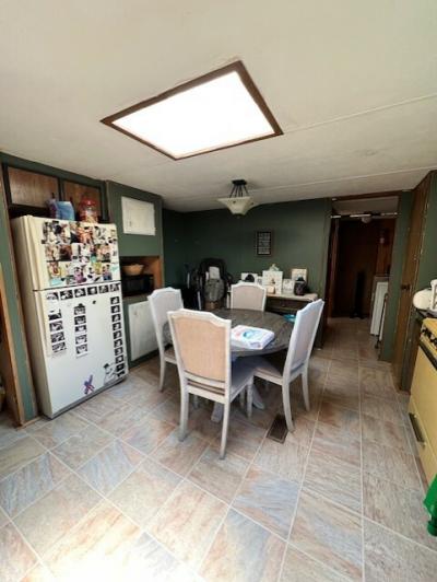 Photo 4 of 8 of home located at 452 Mainring St Hamilton, OH 45011