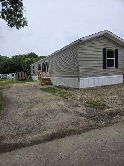 Mobile Home at 115 Rolling Park Drive North Massillon, OH 44647