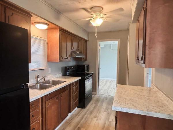 1985  Mobile Home For Sale