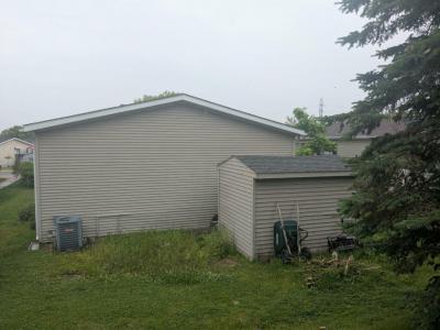 Photo 5 of 17 of home located at 100 Riverview Circle Saline, MI 48176