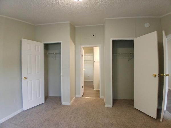 1997 Holly Park mobile Home