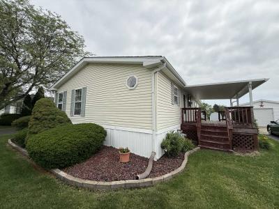 Photo 2 of 16 of home located at 25 Finch Lane Beecher, IL 60401