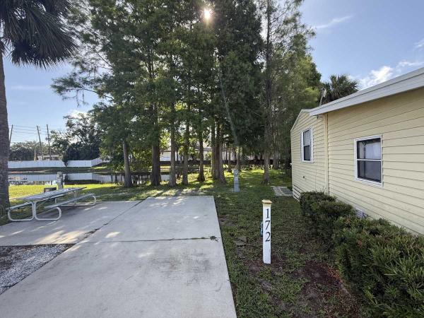 1988 Oakwood Park Manufactured Home