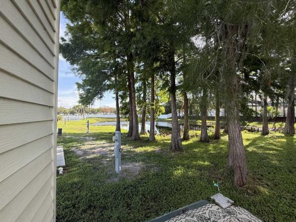 1988 Oakwood Park Manufactured Home