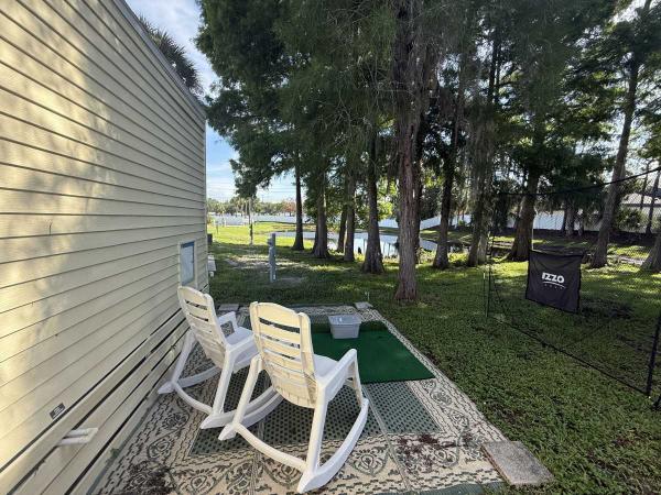 1988 Oakwood Park Manufactured Home