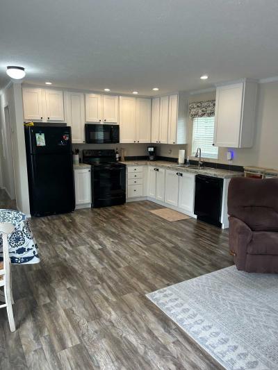 Mobile Home at 10310 E Bayshore Rd Marblehead, OH 43440