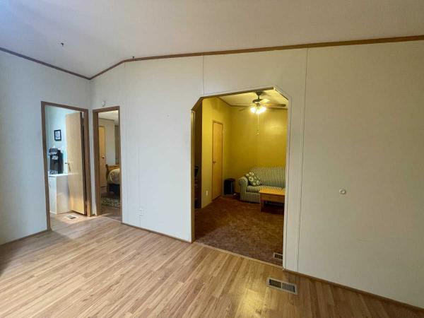 1999 Lakepointe Manufactured Home