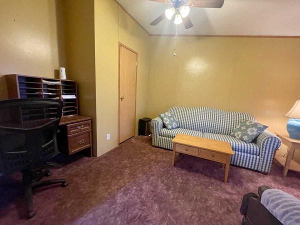 1999 Lakepointe Manufactured Home