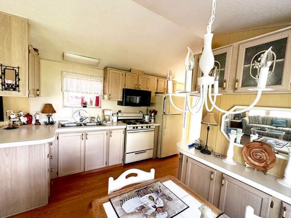1992 Park Manufactured Home