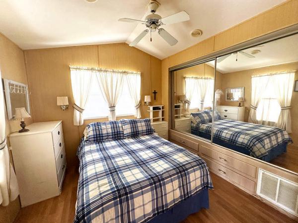 1992 Park Manufactured Home