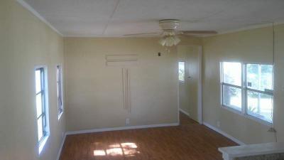 Photo 5 of 22 of home located at 102 Date Court Leesburg, FL 34748