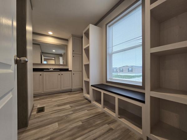 2023 Clayton 95PLH28523G Mobile Home