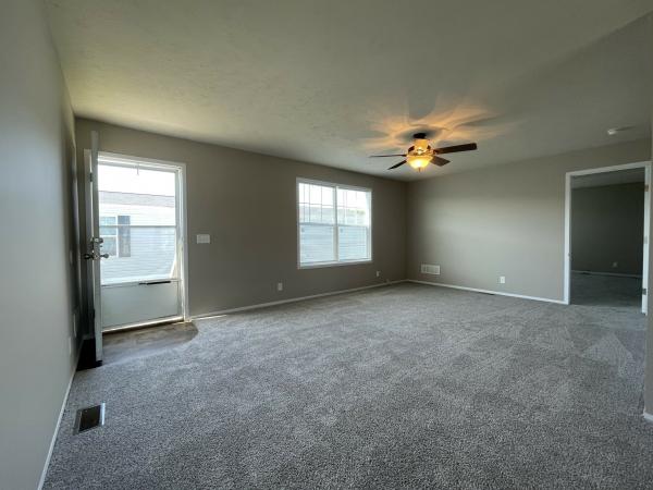 2019 Champion RA2860209 Mobile Home