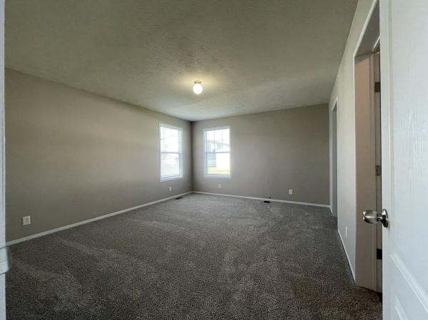 2019 Champion RA2860209 Mobile Home