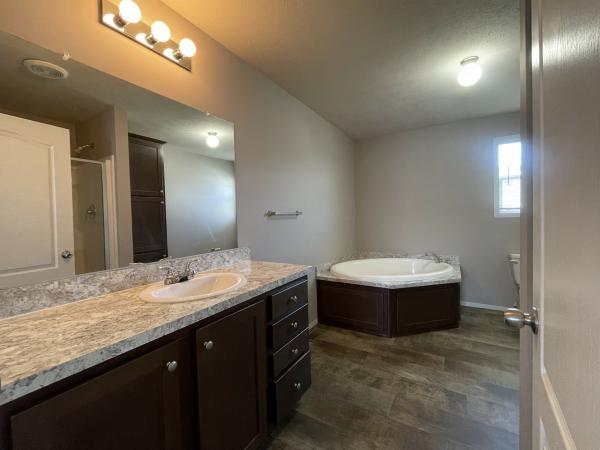 2019 Champion RA2860209 Mobile Home