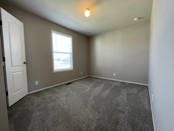 2019 Champion RA2860209 Mobile Home