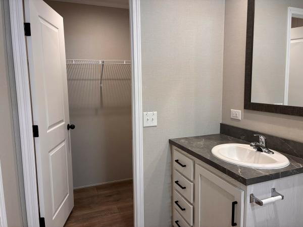 2024 Champion RAP1672H32087 Mobile Home