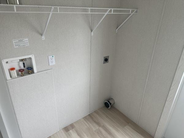 2025 Champion 19-CS1676C (76ft) Mobile Home