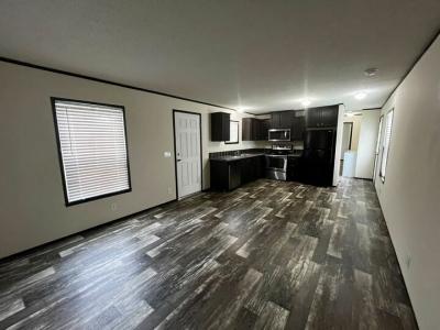 Photo 5 of 25 of home located at 17 Trappers Trail #93 Louisville, KY 40216